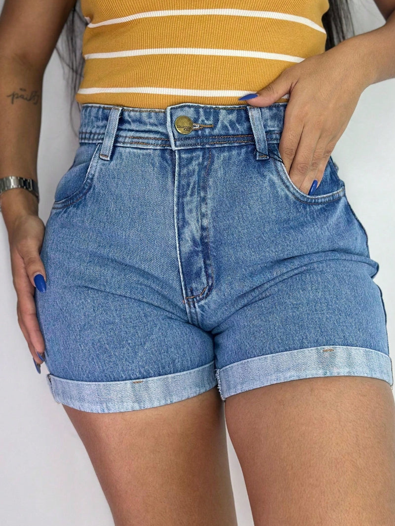 Short Mom jeans, lisos e com detalhes