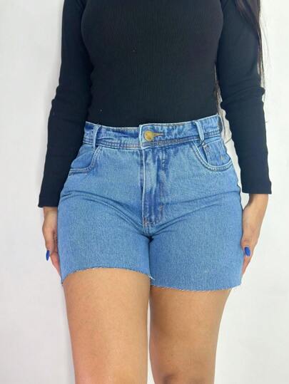 Short Mom jeans, lisos e com detalhes