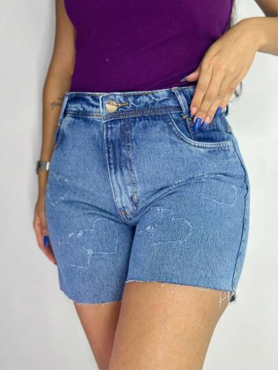 Short Mom jeans, lisos e com detalhes