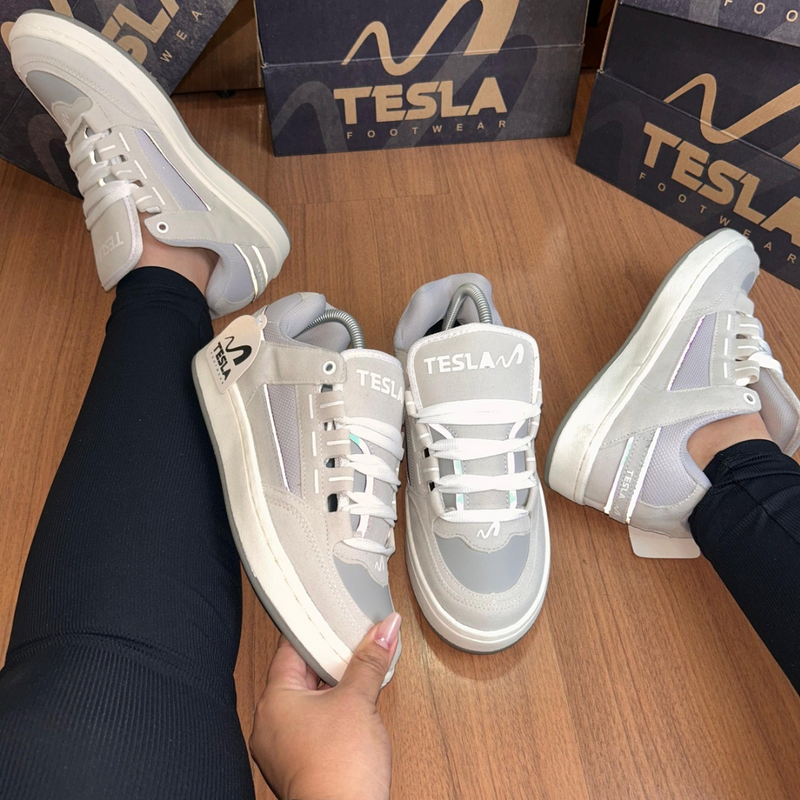 TESLA Footwear Refletivo 2025