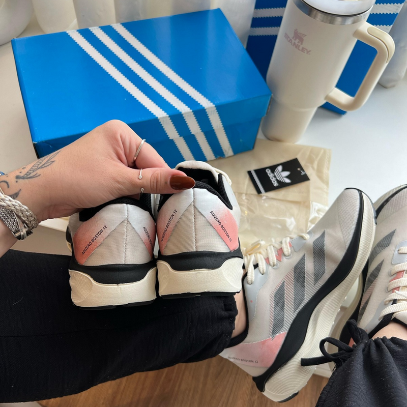 Tênis Adidas Adizero Boston 12 – Ultra Leve | Lançamento Bege-Preto