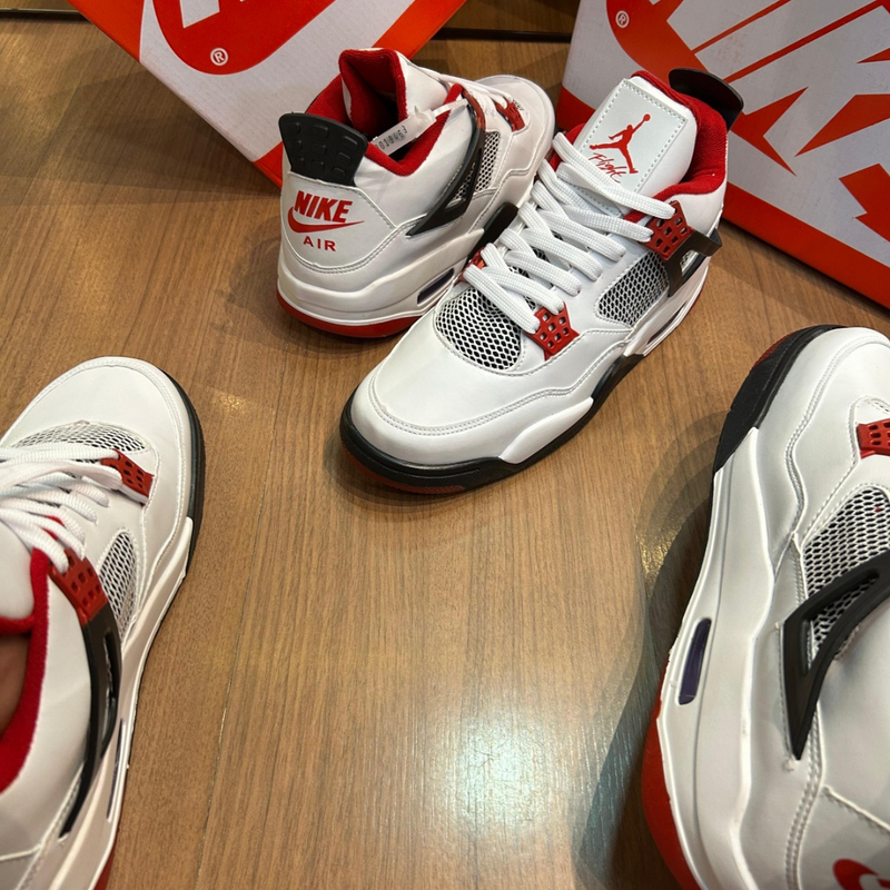 Bota Jordan 4 Branco Vermelho – Estilo Exclusividade e Conforto