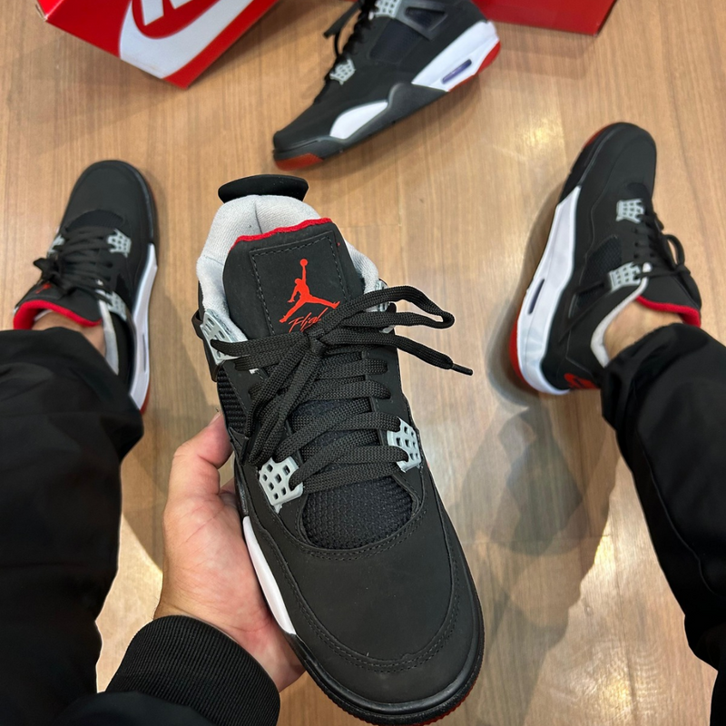 Bota Jordan 4 Preto – Estilo Exclusividade e Conforto (Cópia)