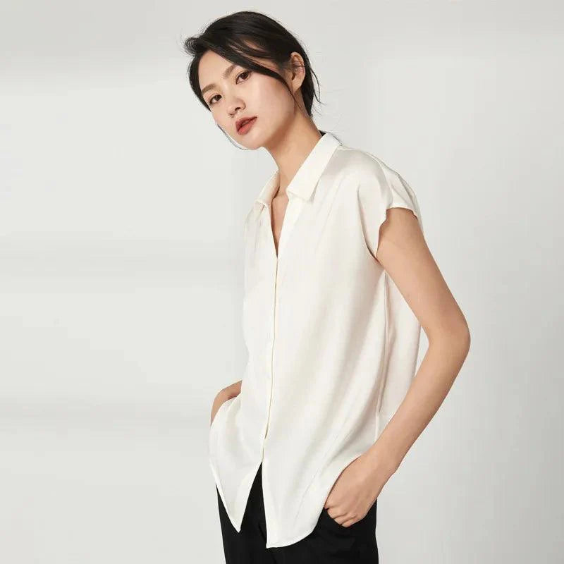 Blusa de Seda Manga Curta com Botões