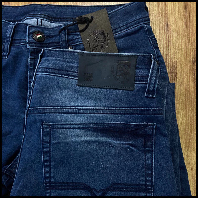 Calça jeans masculina tradicional