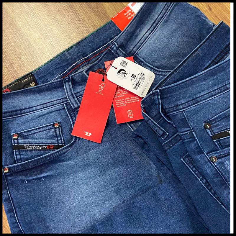 Calça jeans masculina tradicional