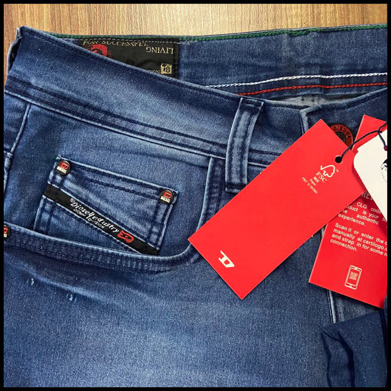 Calça jeans masculina tradicional