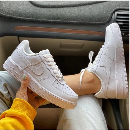 Unisex white/black sneakers from 34 to 43, immediate shipping!