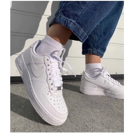 Unisex white/black sneakers from 34 to 43, immediate shipping!